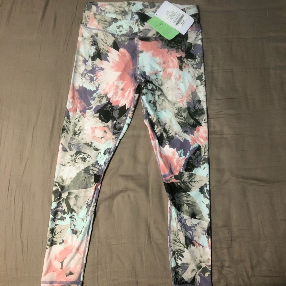 Fabletics Capri leggings NWT